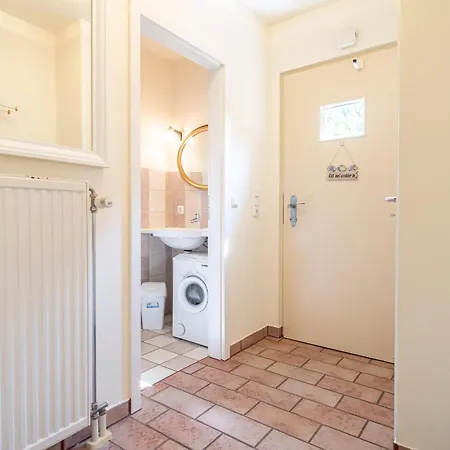 Ferienhaussiedlung Strandperlen Buchenhof 3b * Wustrow (Fischland)